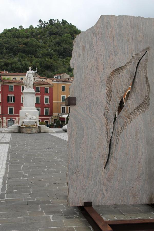 La Porta Sui Monti Di Luna Carrara Eksteriør bilde